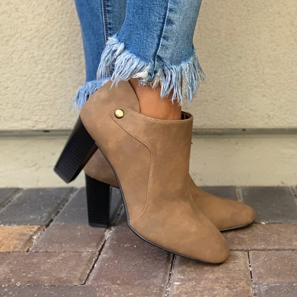 NIB Tan High Heel Comfortable Ankle Booties - Picture 3 of 7